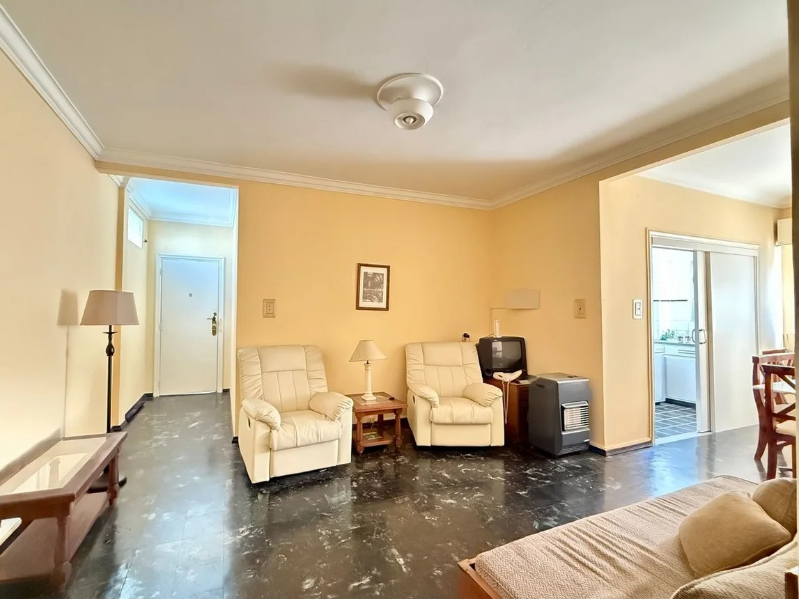  Venta Apartamento 1 Dormitorio Piso Alto, Centro, Montevideo, T