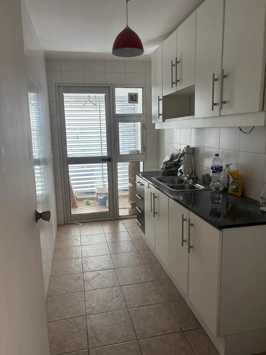  Alquiler Apartamento 3 Dormitorios en Pocitos, 2 Baños, Cochera, Balcon, T