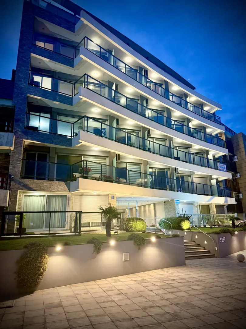  Venta Apartamento2 Dormitorios, Patio, Garaje, Malvin, T