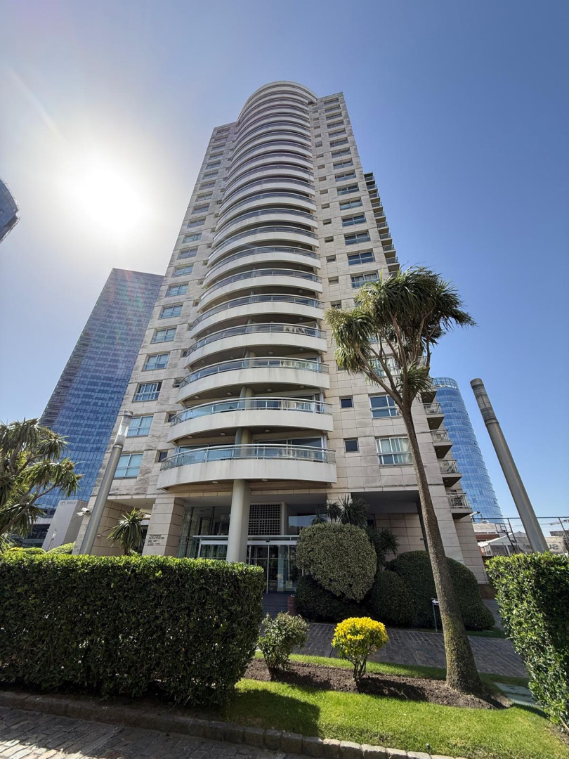  Apartamento. Torres Náuticas, 3 Dormitorios, 2 Baños, Garage, Balcon