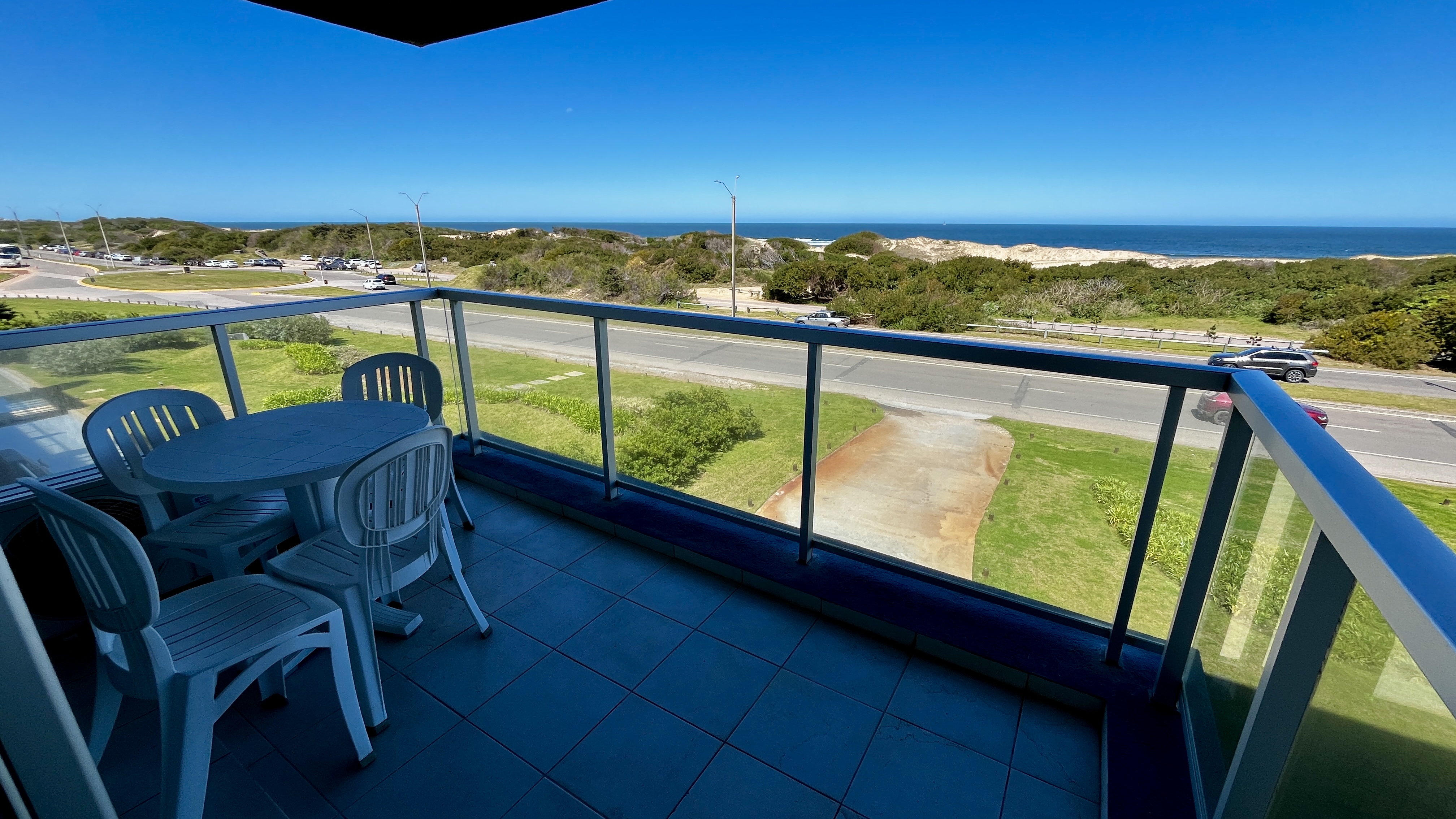  Apartamento en venta 3 dormitorios - Playa Brava, primera línea