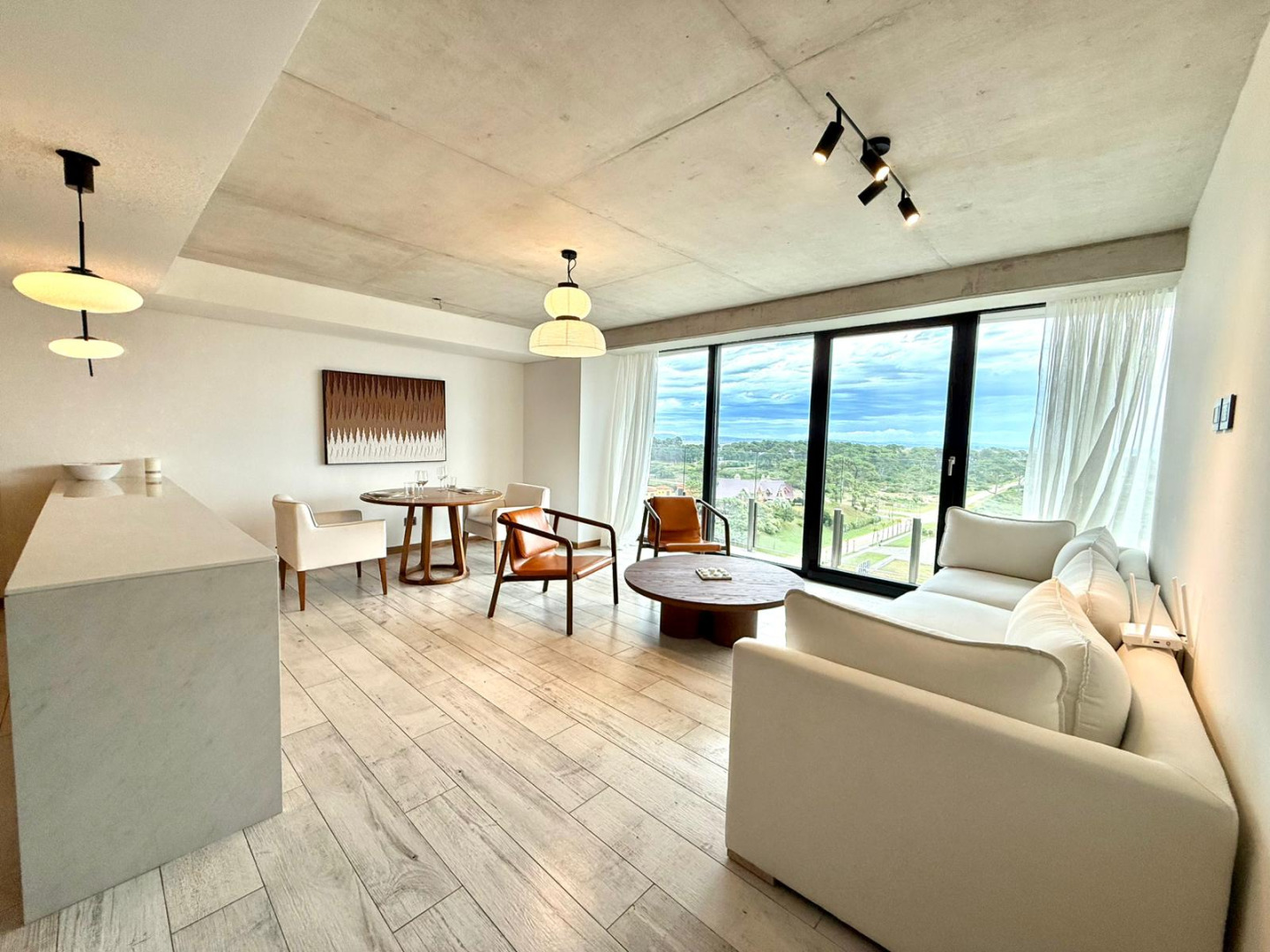  Hermoso apartamento de 1 dirmitorio en Surfside!