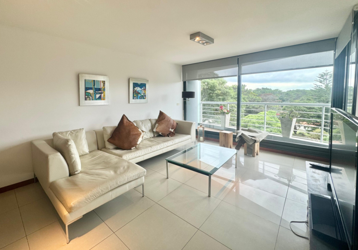  Apartamento en venta de tres dormitorios