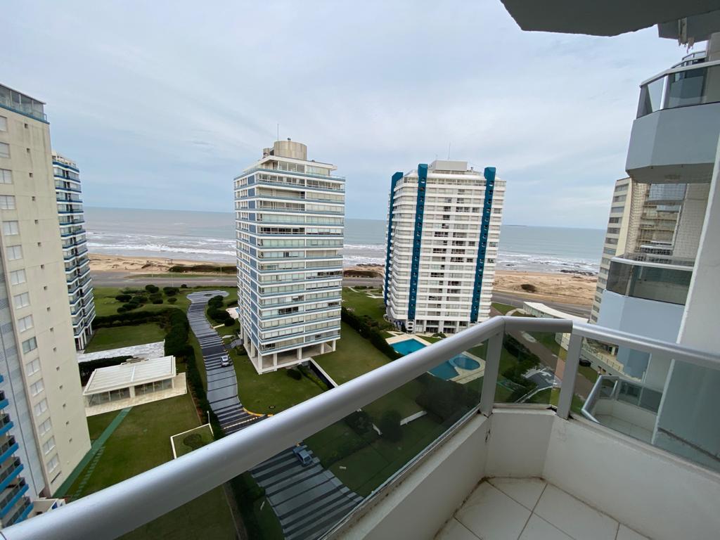  Apartamento en OPORTUNIDAD!! 