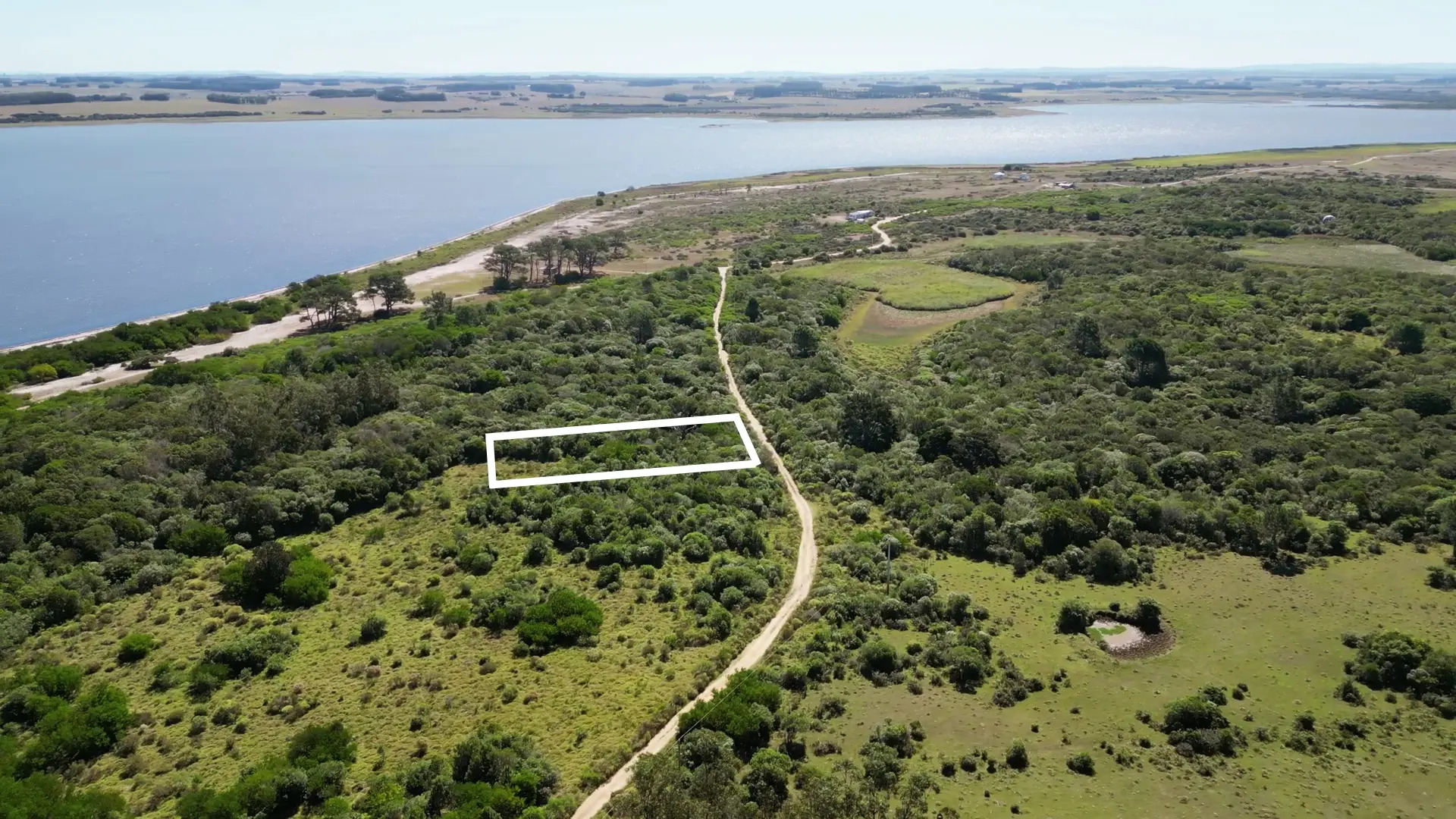  Terreno en El Caracol | Sobre calle principal 