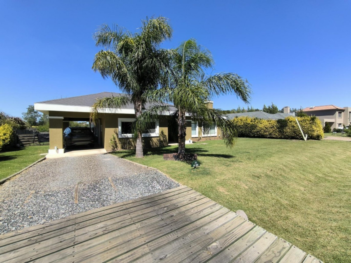  Casa en venta de 3 dormitorios c/ cochera en La Tahona