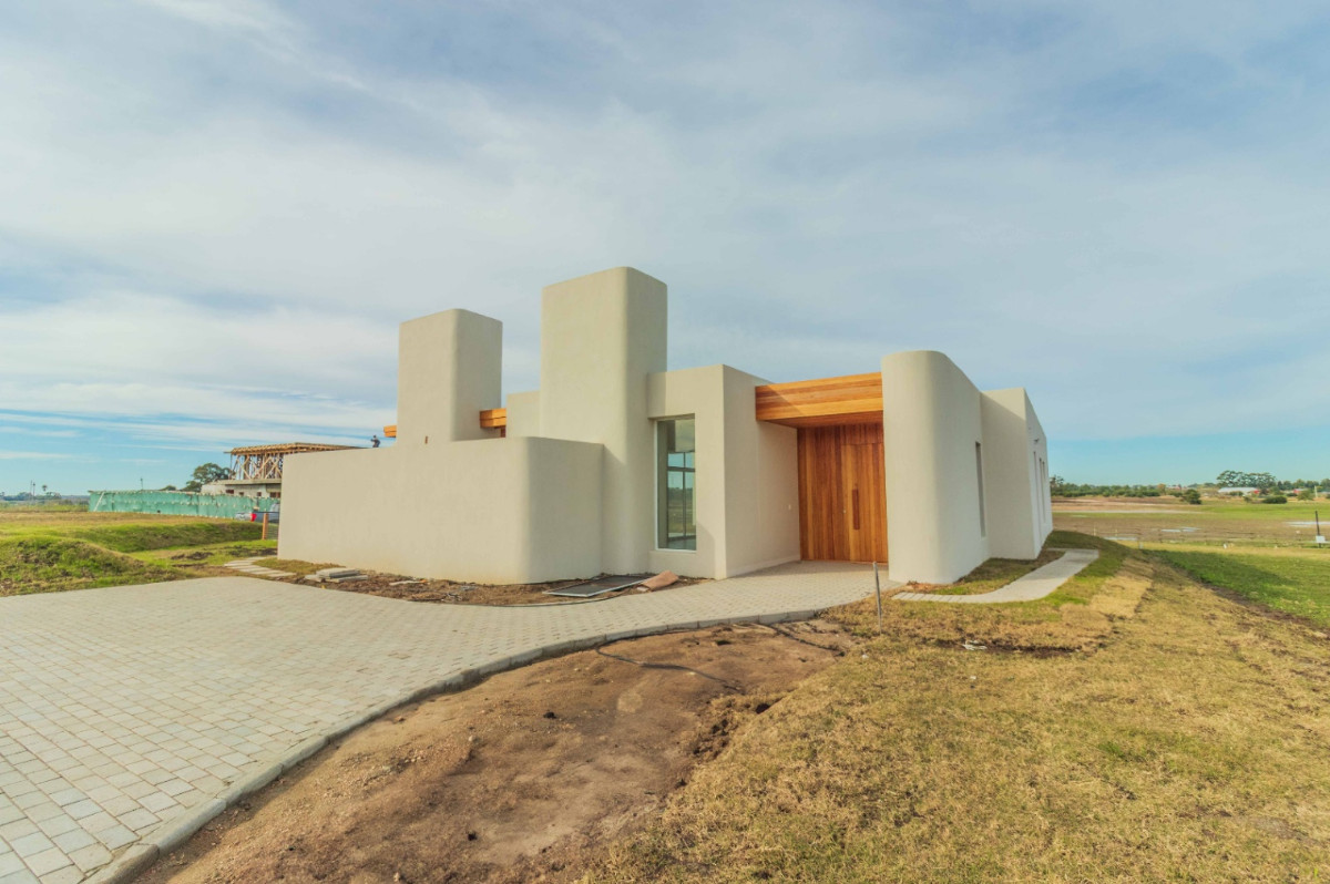  Casa en venta de 3 dormitorios c/ cochera en Cavas de la Tahona