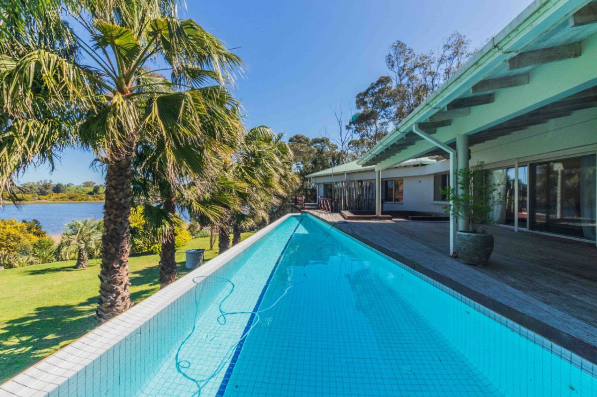  Casa en venta c/ cochera en Solis