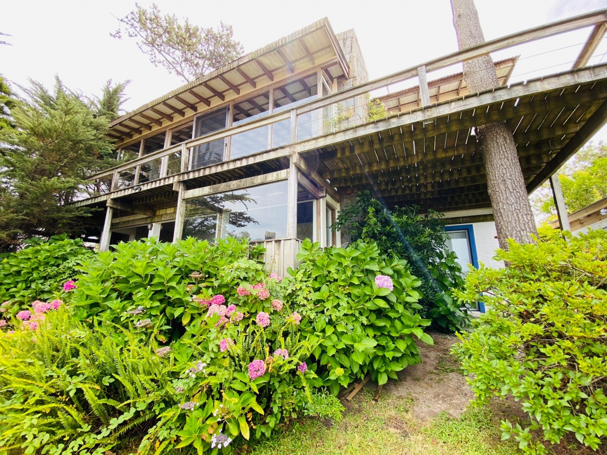  Linda casa en dos plantas en alquiler en Montoya La Barra 